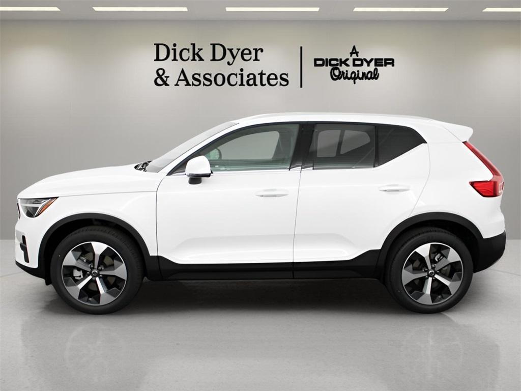 new 2025 Volvo XC40 car, priced at $45,465