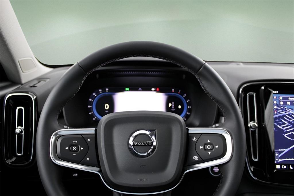 new 2025 Volvo XC40 car, priced at $45,465