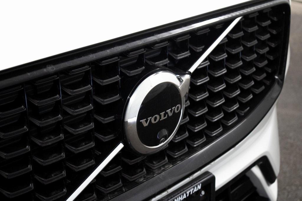 new 2025 Volvo XC60 car, priced at $61,625