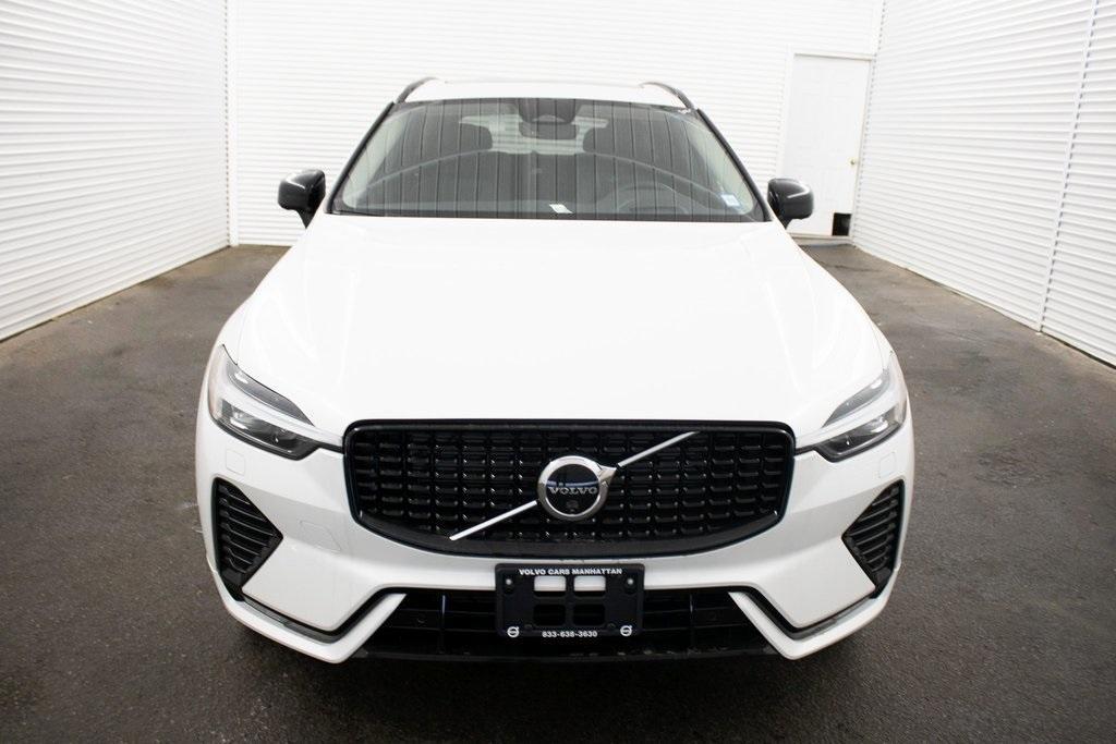 new 2025 Volvo XC60 car, priced at $61,625