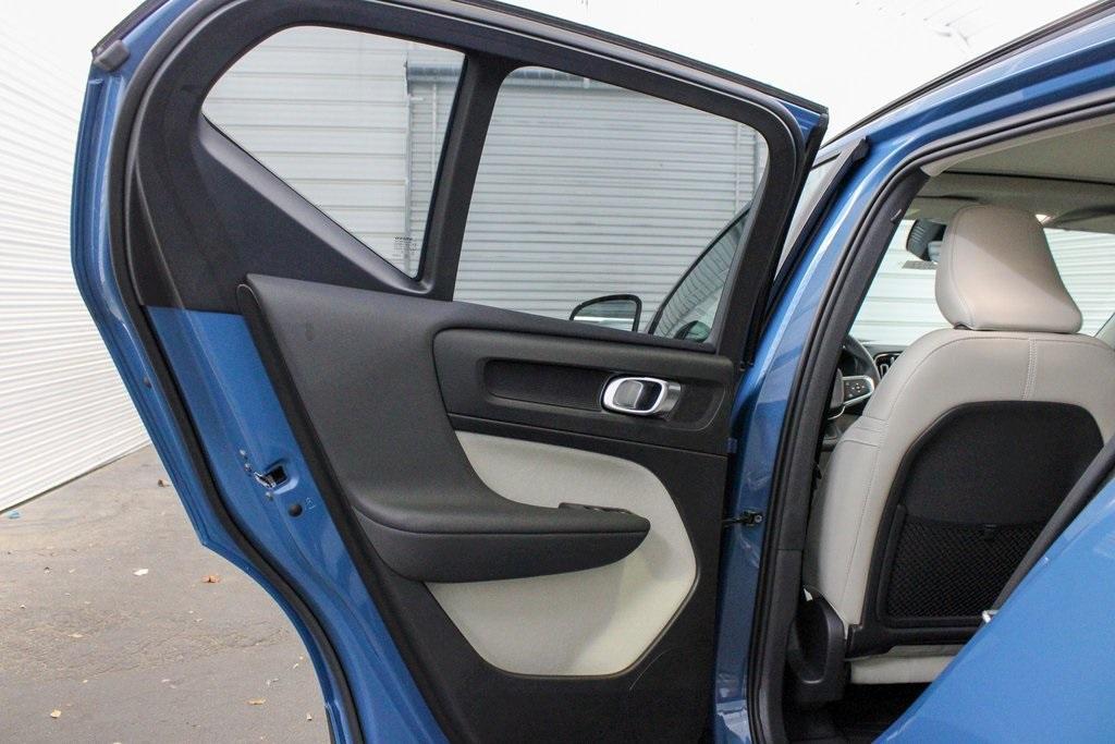 new 2025 Volvo XC40 car, priced at $51,565