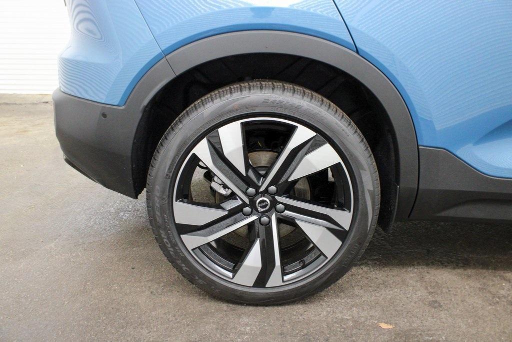 new 2025 Volvo XC40 car, priced at $51,565