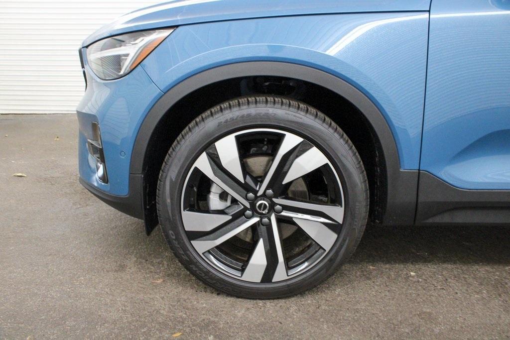 new 2025 Volvo XC40 car, priced at $51,565
