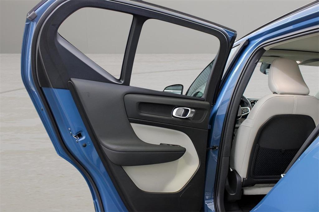 new 2025 Volvo XC40 car, priced at $51,565