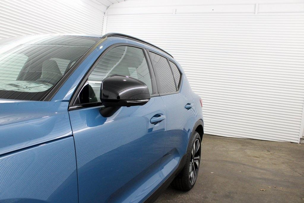 new 2025 Volvo XC40 car, priced at $51,565