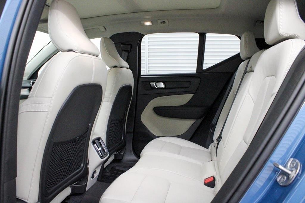 new 2025 Volvo XC40 car, priced at $51,565