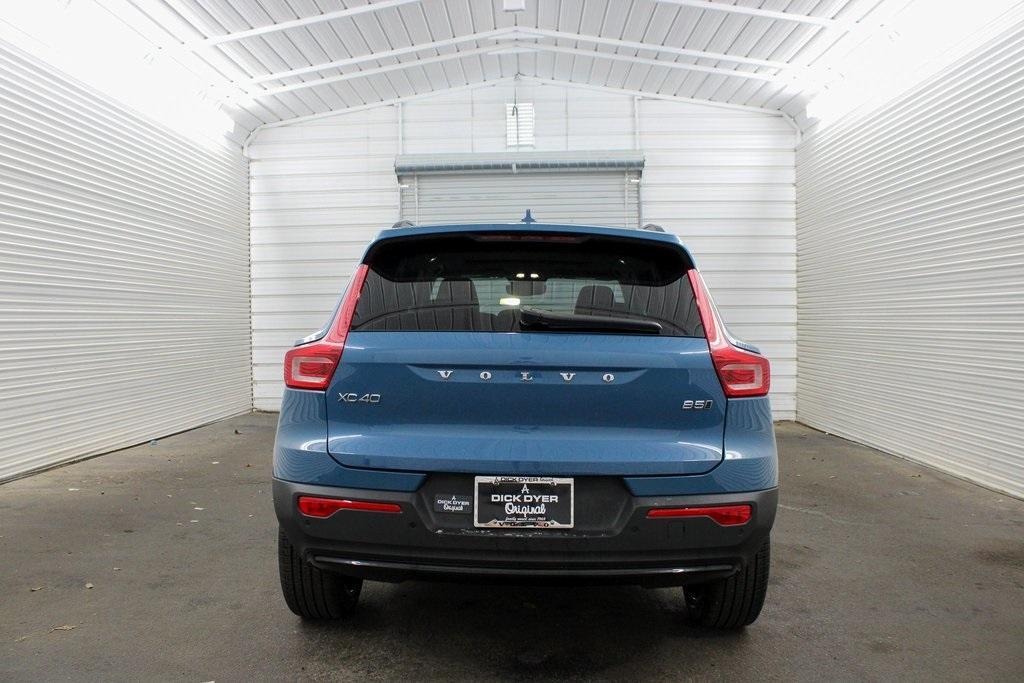 new 2025 Volvo XC40 car, priced at $51,565