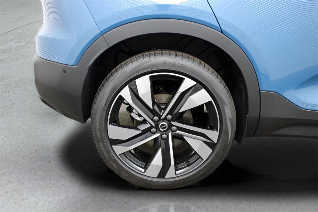 new 2025 Volvo XC40 car, priced at $51,565