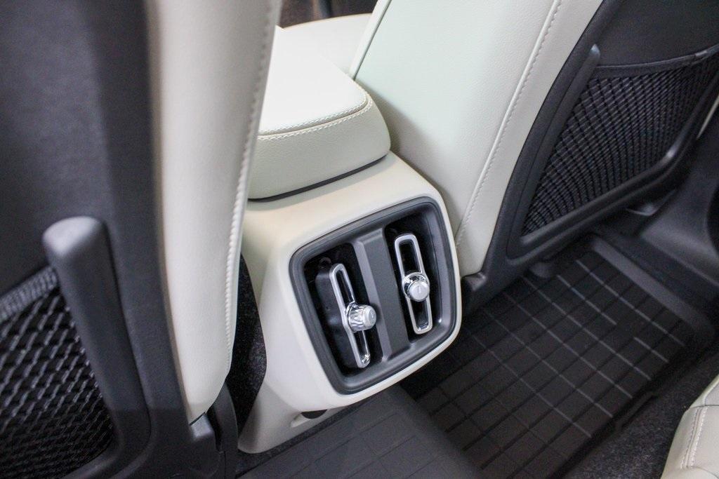 new 2025 Volvo XC40 car, priced at $51,565