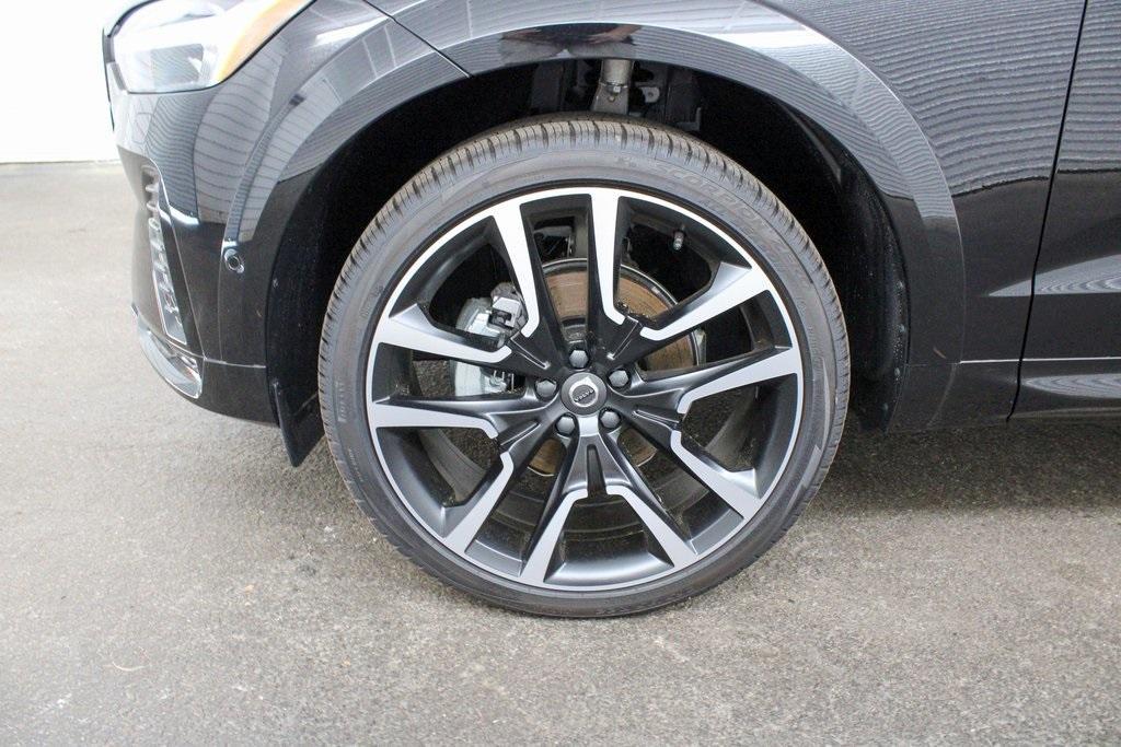 new 2025 Volvo XC60 car, priced at $61,335