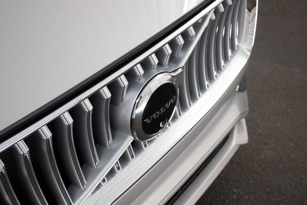 new 2025 Volvo XC90 Plug-In Hybrid car, priced at $76,765