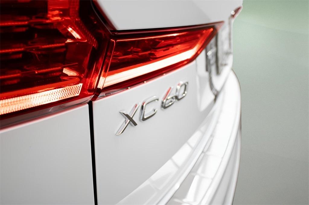 new 2025 Volvo XC60 car, priced at $50,275