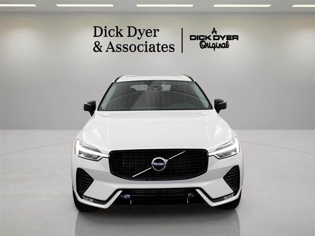 new 2025 Volvo XC60 car, priced at $50,275
