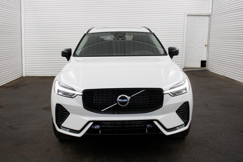 new 2025 Volvo XC60 car, priced at $50,275