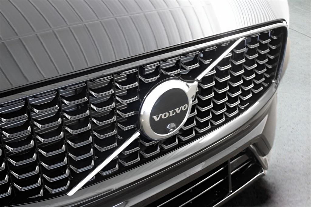 new 2025 Volvo XC60 Plug-In Hybrid car, priced at $66,235