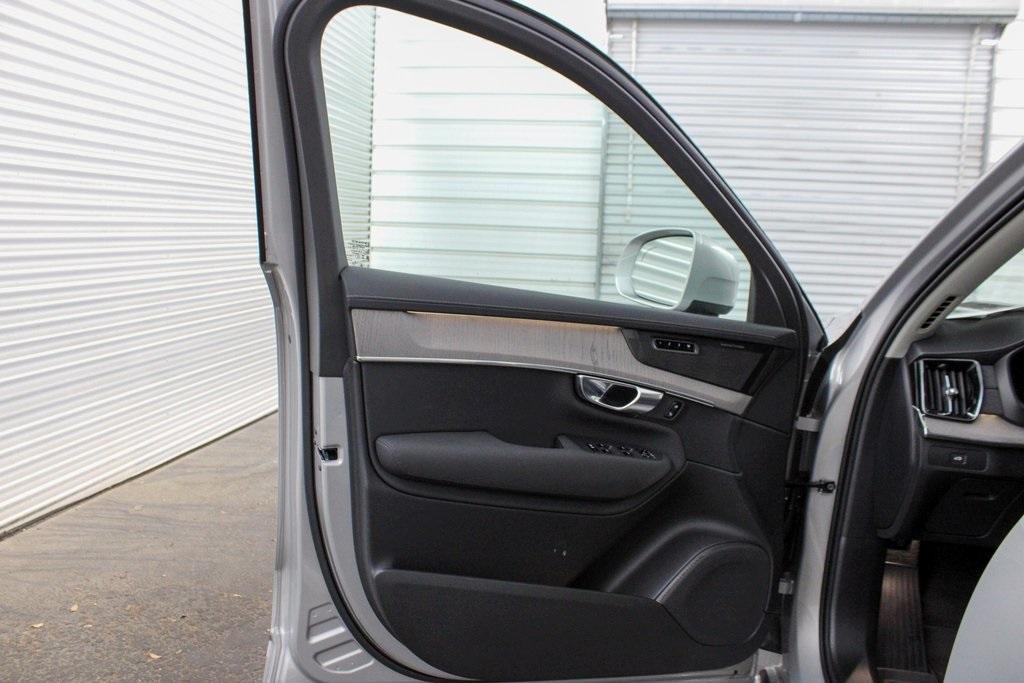 new 2025 Volvo XC90 car, priced at $75,005
