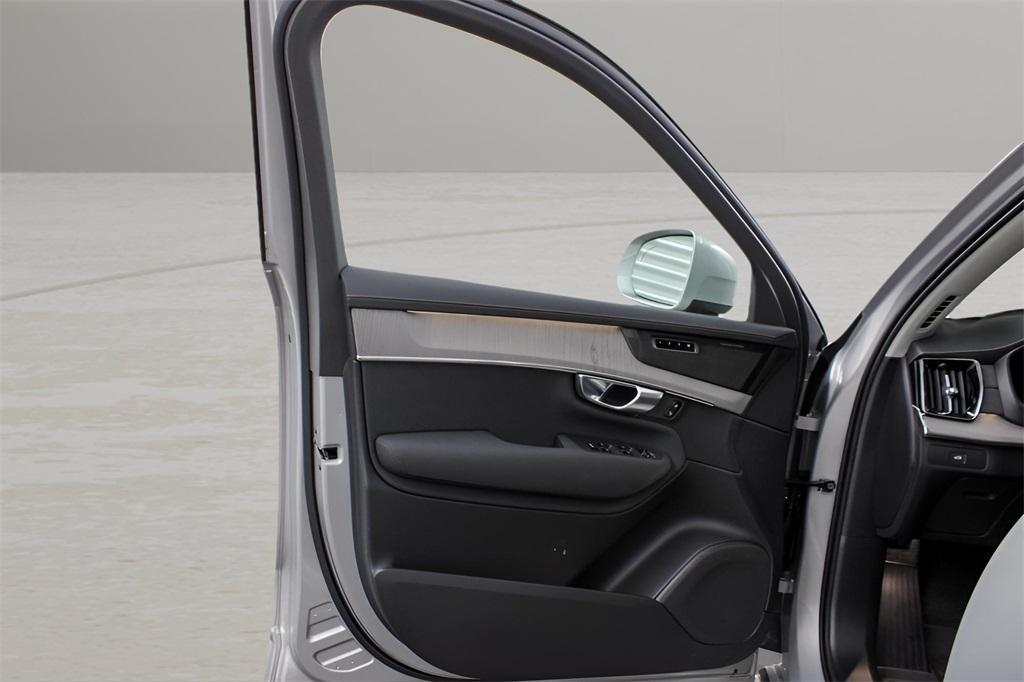 new 2025 Volvo XC90 car, priced at $75,005