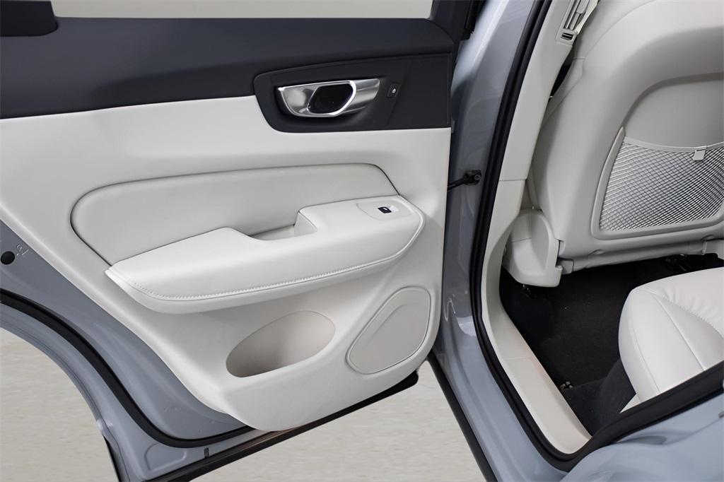 new 2025 Volvo XC60 car, priced at $55,335