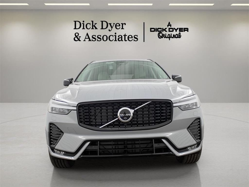 new 2025 Volvo XC60 car, priced at $55,335