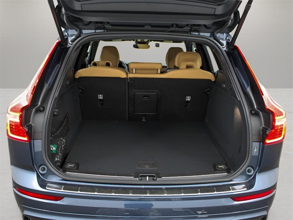 new 2025 Volvo XC60 car, priced at $59,910