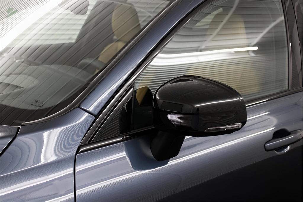 new 2025 Volvo XC60 car, priced at $59,910