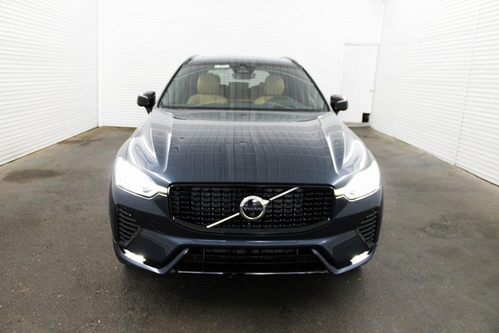 new 2025 Volvo XC60 car, priced at $59,910