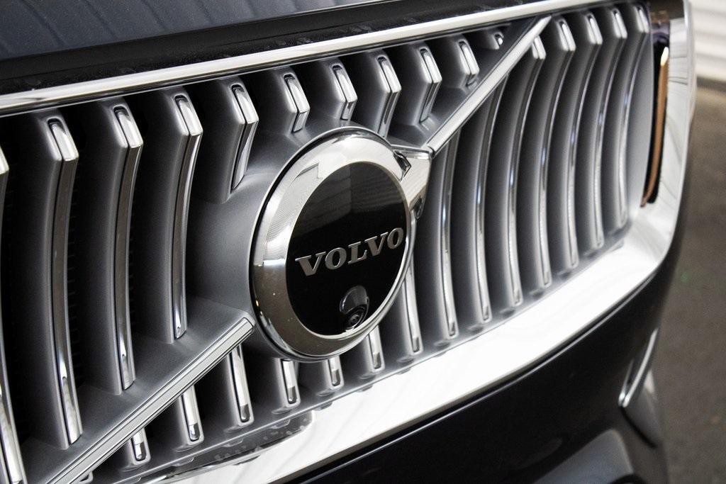 new 2025 Volvo XC90 car, priced at $70,215