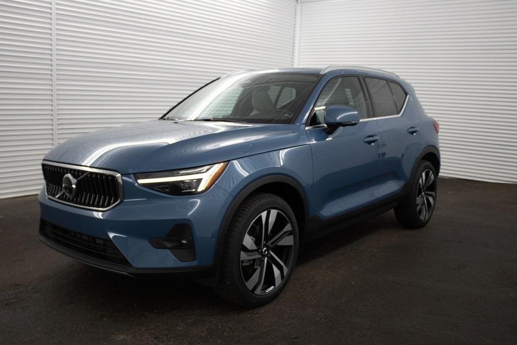 new 2025 Volvo XC40 car, priced at $51,765