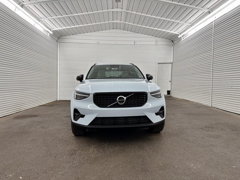 new 2025 Volvo XC40 car, priced at $49,790