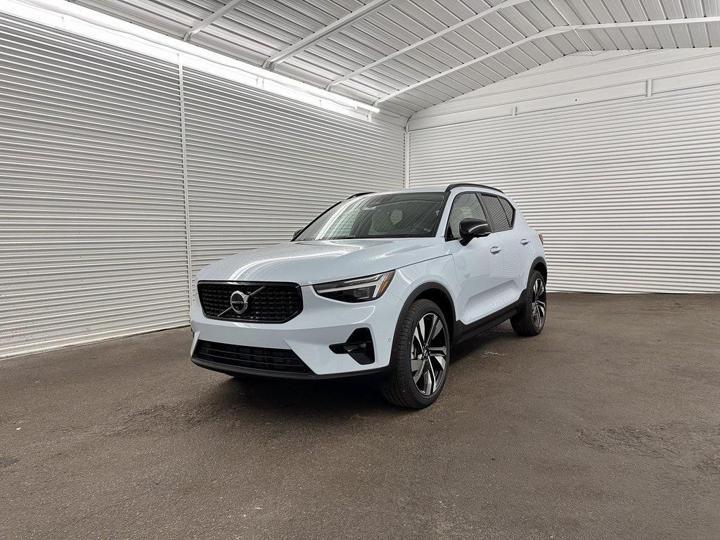 new 2025 Volvo XC40 car, priced at $49,790