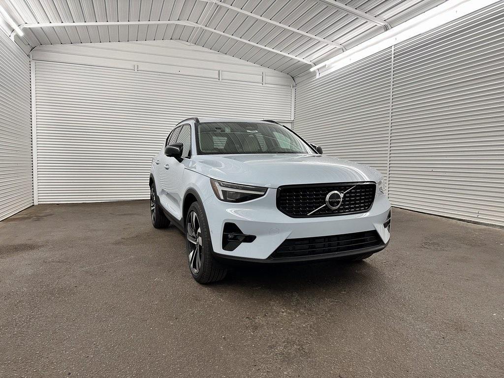 new 2025 Volvo XC40 car, priced at $49,790