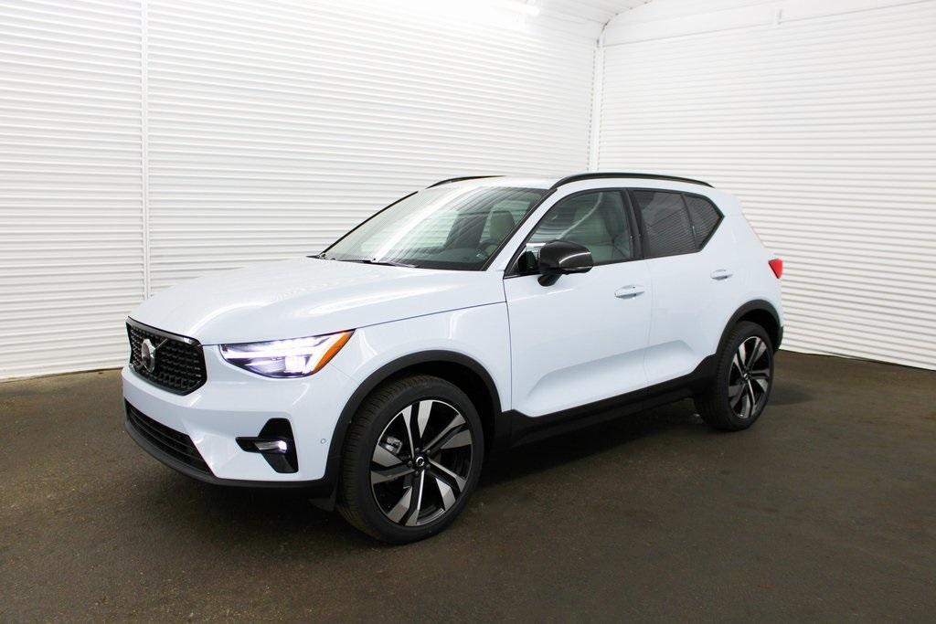 new 2025 Volvo XC40 car, priced at $49,790