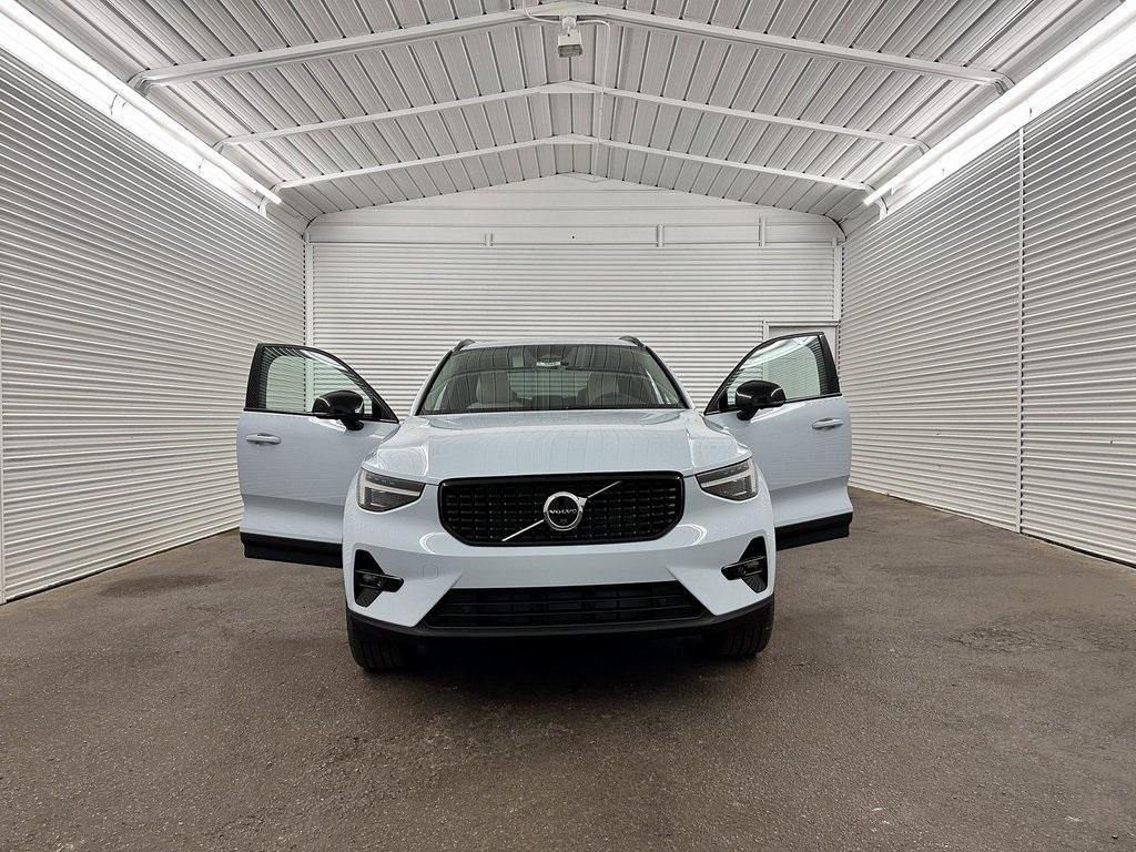 new 2025 Volvo XC40 car, priced at $49,790