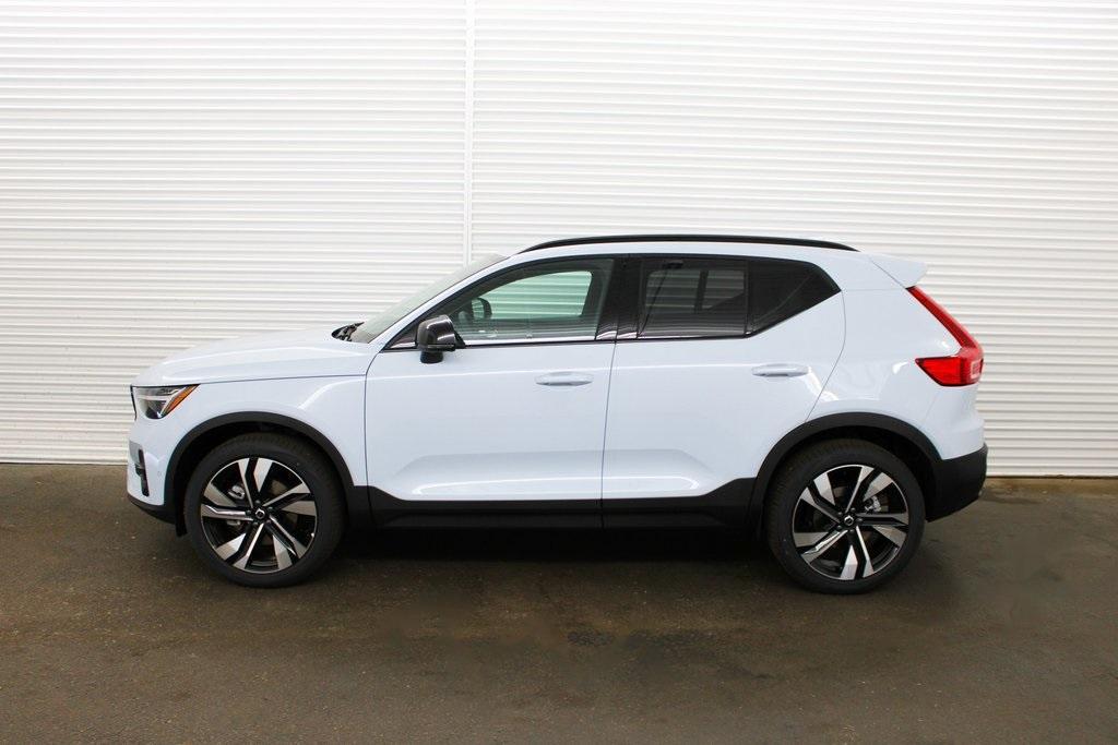 new 2025 Volvo XC40 car, priced at $49,790