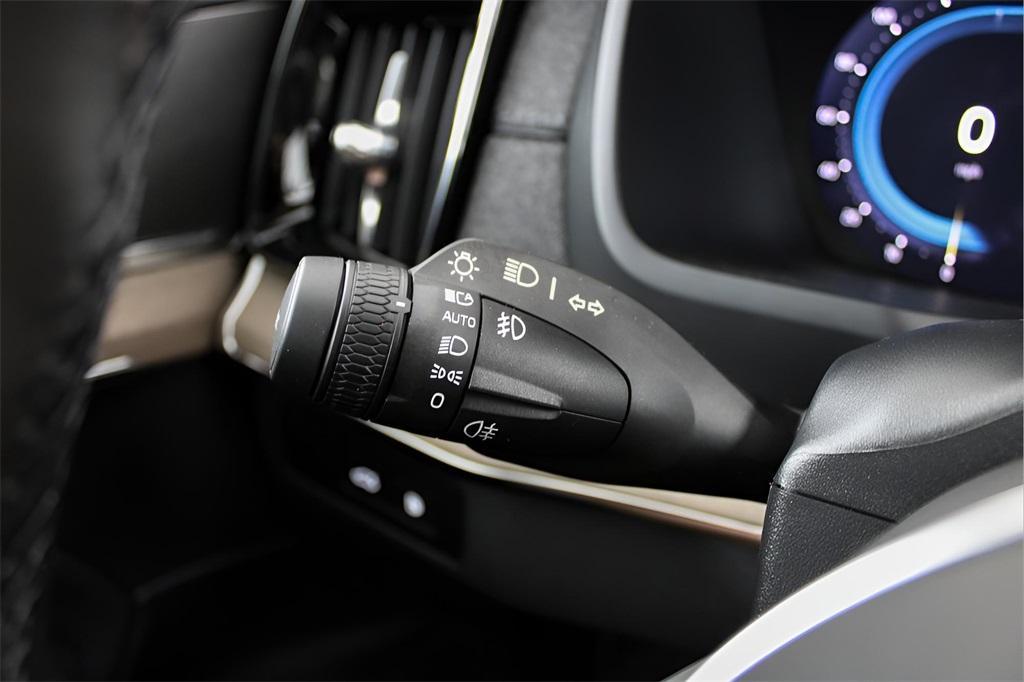 new 2025 Volvo XC90 Plug-In Hybrid car, priced at $74,985