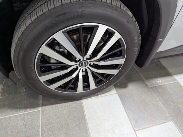 used 2024 Nissan Pathfinder car, priced at $40,498