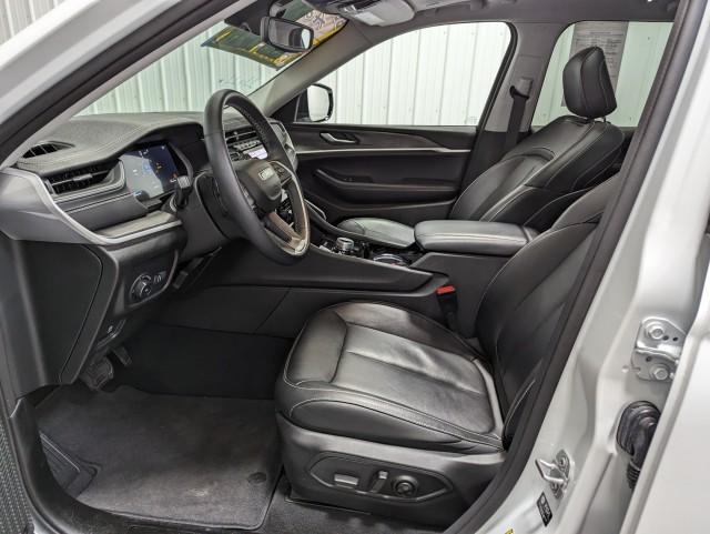 used 2022 Jeep Grand Cherokee car, priced at $32,998