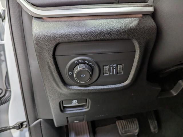 used 2022 Jeep Grand Cherokee car, priced at $32,998