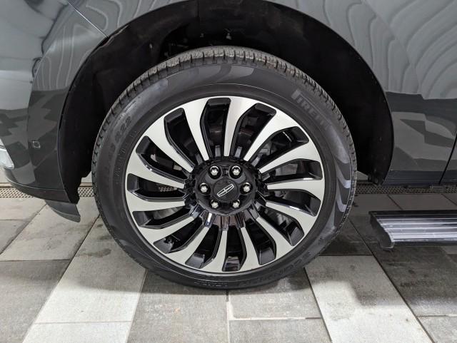 used 2024 Lincoln Navigator car, priced at $81,998