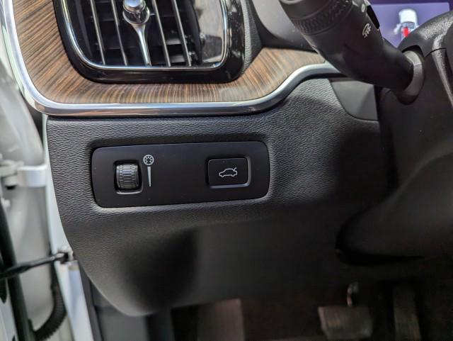 used 2022 Volvo XC60 car, priced at $35,498