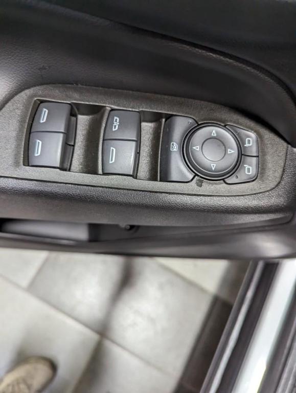 used 2023 Chevrolet Equinox car, priced at $23,998