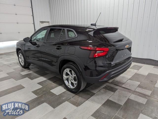 used 2024 Chevrolet Trax car, priced at $20,998