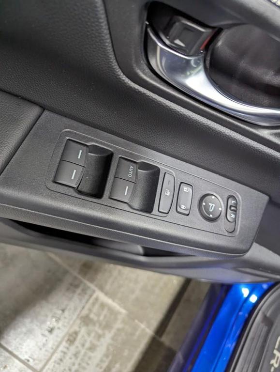 used 2025 Honda CR-V car, priced at $31,998