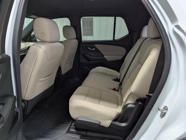 used 2023 Chevrolet Traverse car, priced at $27,998