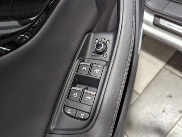 used 2024 Audi Q7 car, priced at $45,998
