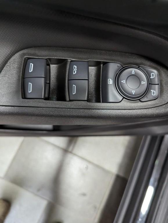 used 2024 Chevrolet Equinox car, priced at $28,998