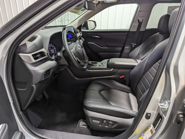 used 2024 Toyota Highlander car, priced at $41,498
