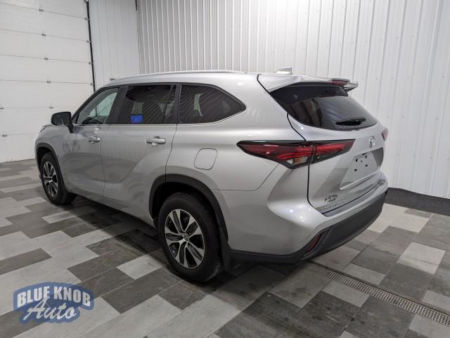 used 2024 Toyota Highlander car, priced at $41,498