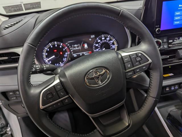 used 2024 Toyota Highlander car, priced at $41,498