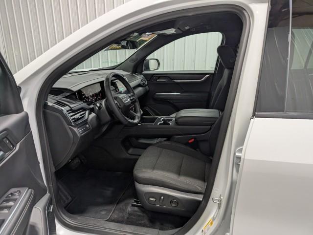 used 2025 GMC Acadia car, priced at $33,998